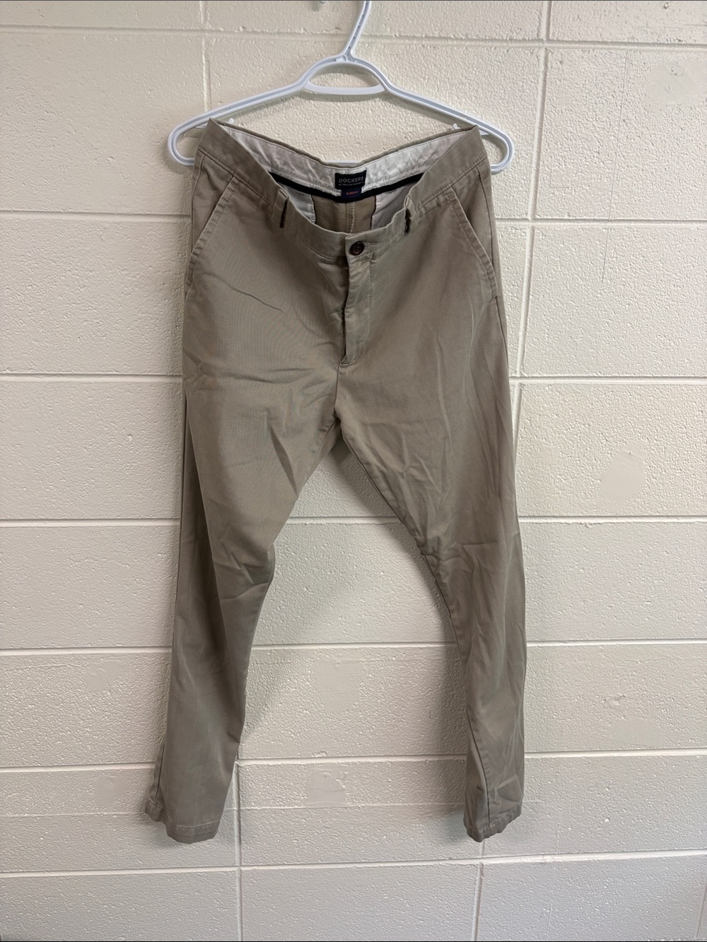 Dockers Men's Chinos in Light Tan